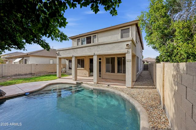 563 E KRISTA Way, Tempe, AZ 85284