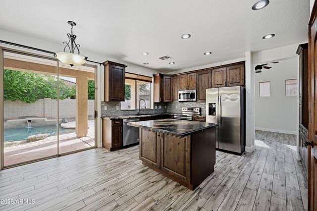 563 E KRISTA Way, Tempe, AZ 85284