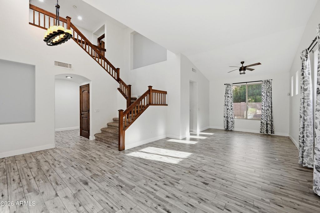 563 E KRISTA Way, Tempe, AZ 85284 — exterior