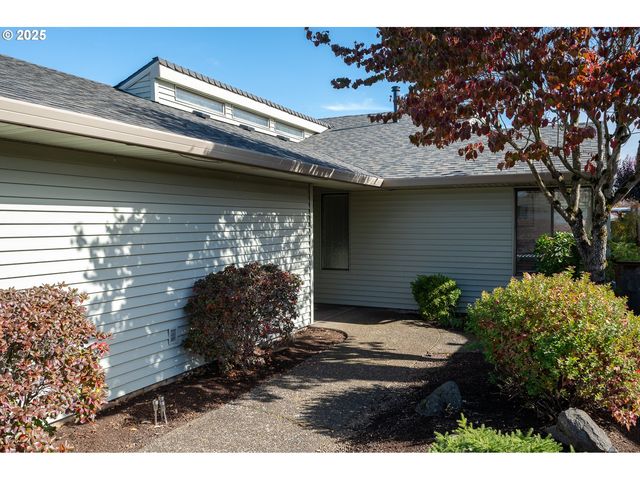2014 Ne 148TH Pl, Portland, OR 97230