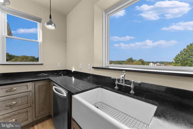 29274 OLD OFFICE RD, Rhoadesville, VA 22542