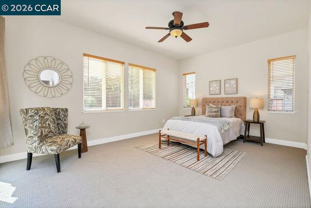 1077 Laguna Creek Ln, Pleasanton, CA 94566