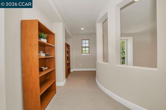 1077 Laguna Creek Ln, Pleasanton, CA 94566