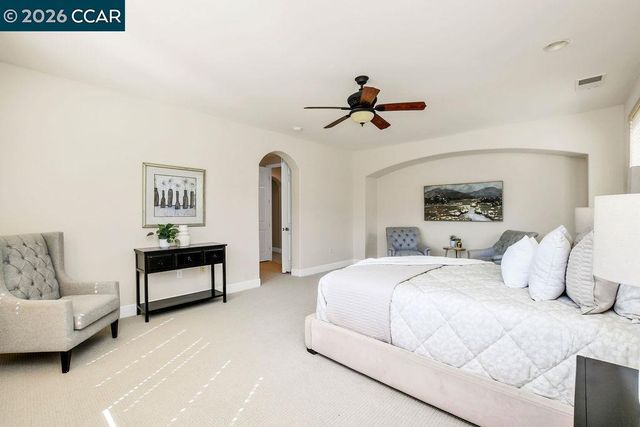 1077 Laguna Creek Ln, Pleasanton, CA 94566