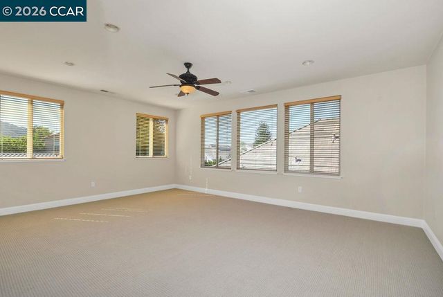 1077 Laguna Creek Ln, Pleasanton, CA 94566