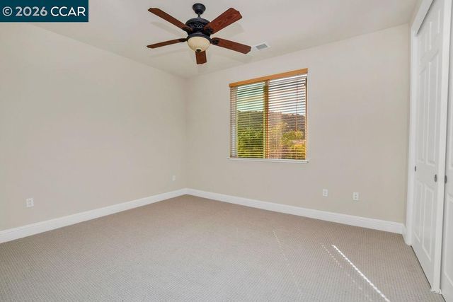 1077 Laguna Creek Ln, Pleasanton, CA 94566