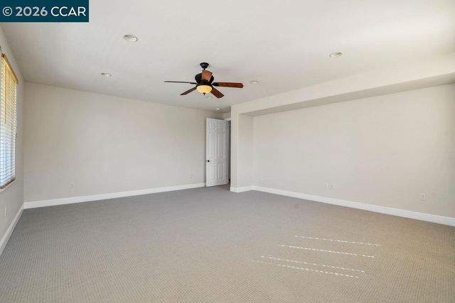 1077 Laguna Creek Ln, Pleasanton, CA 94566