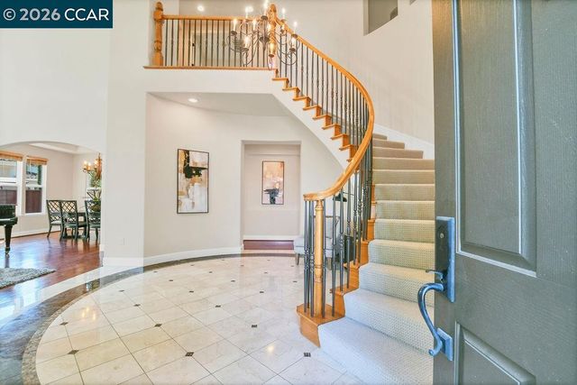 1077 Laguna Creek Ln, Pleasanton, CA 94566
