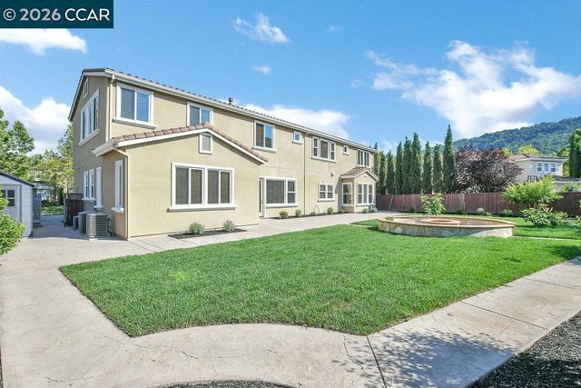 1077 Laguna Creek Ln, Pleasanton, CA 94566
