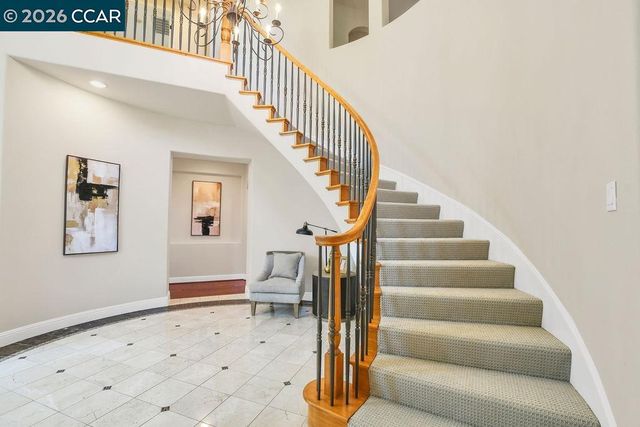 1077 Laguna Creek Ln, Pleasanton, CA 94566