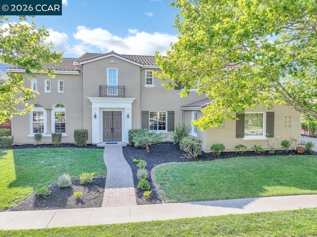 1077 Laguna Creek Ln, Pleasanton, CA 94566