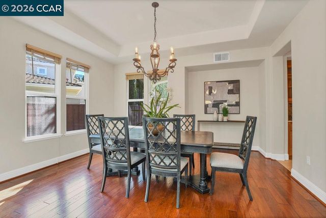 1077 Laguna Creek Ln, Pleasanton, CA 94566