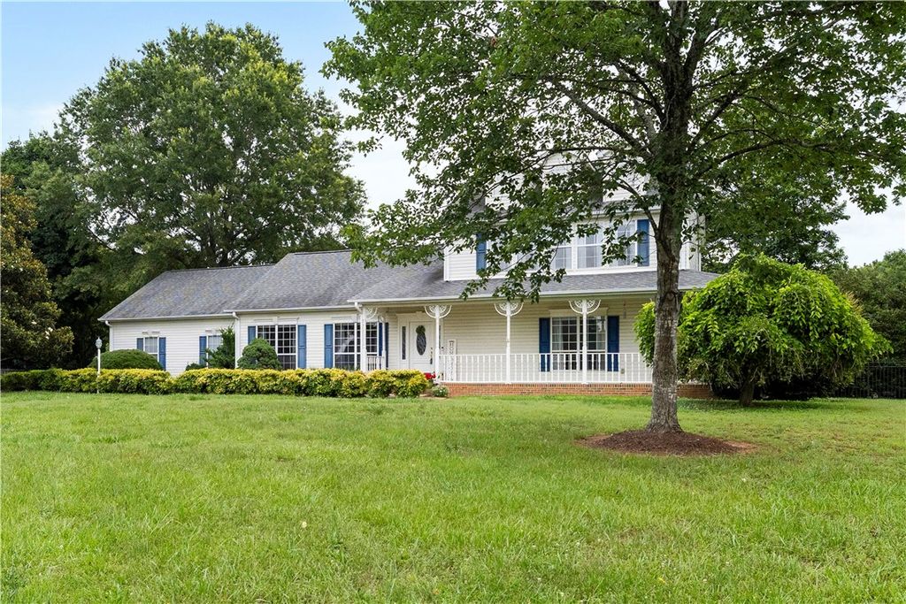 104 Wren Crossing Court, Easley, SC 29642