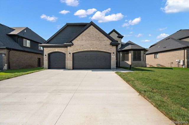 24462 Sawgrass Drive, Macomb, MI 48042