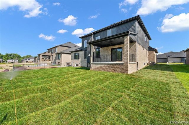 24462 Sawgrass Drive, Macomb, MI 48042