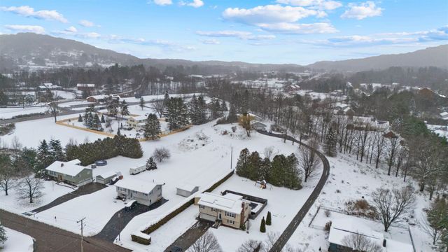 11 Packard Road, Jericho, VT 05465