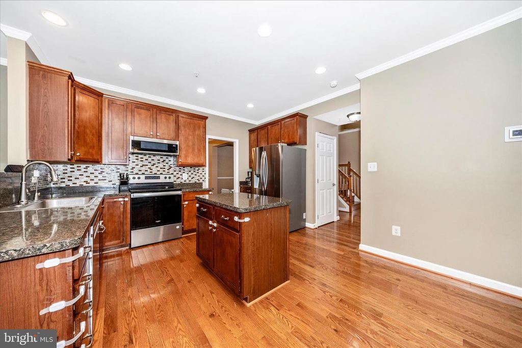 Image 10 of property listing at 1801 RILEYS CT S, Point Of Rocks, MD 21777