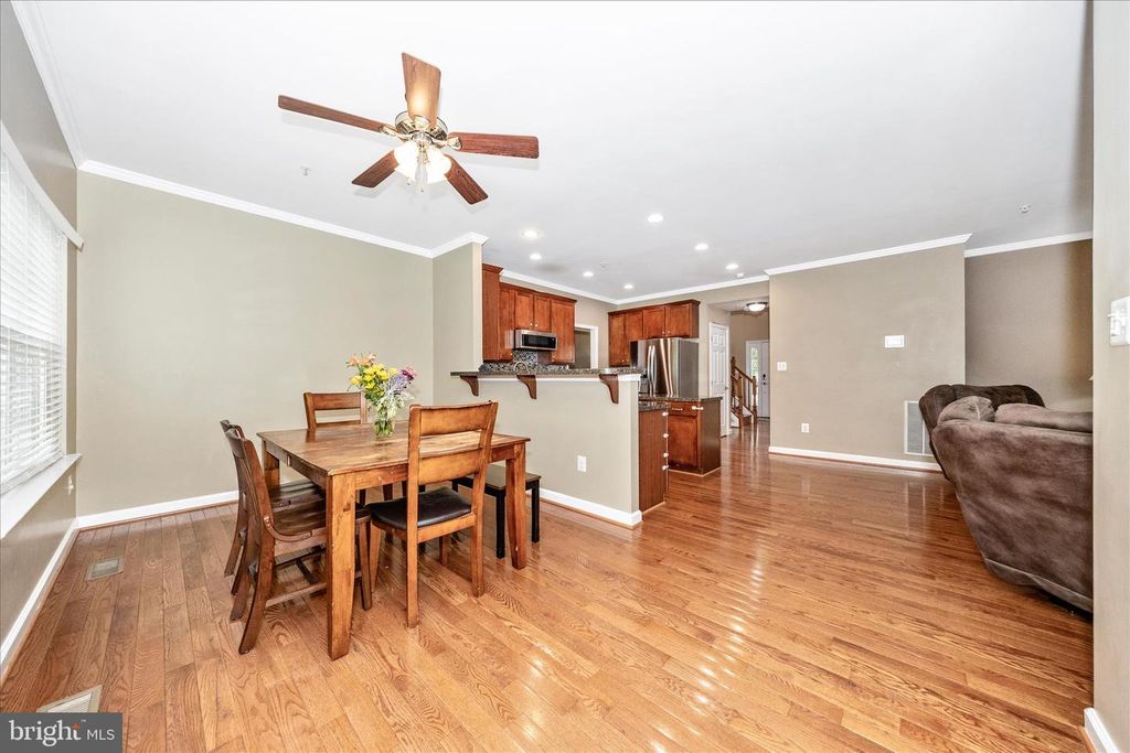 Image 13 of property listing at 1801 RILEYS CT S, Point Of Rocks, MD 21777