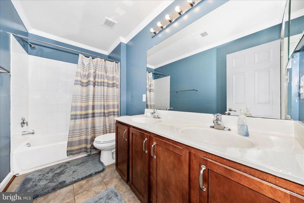 Image 35 of property listing at 1801 RILEYS CT S, Point Of Rocks, MD 21777