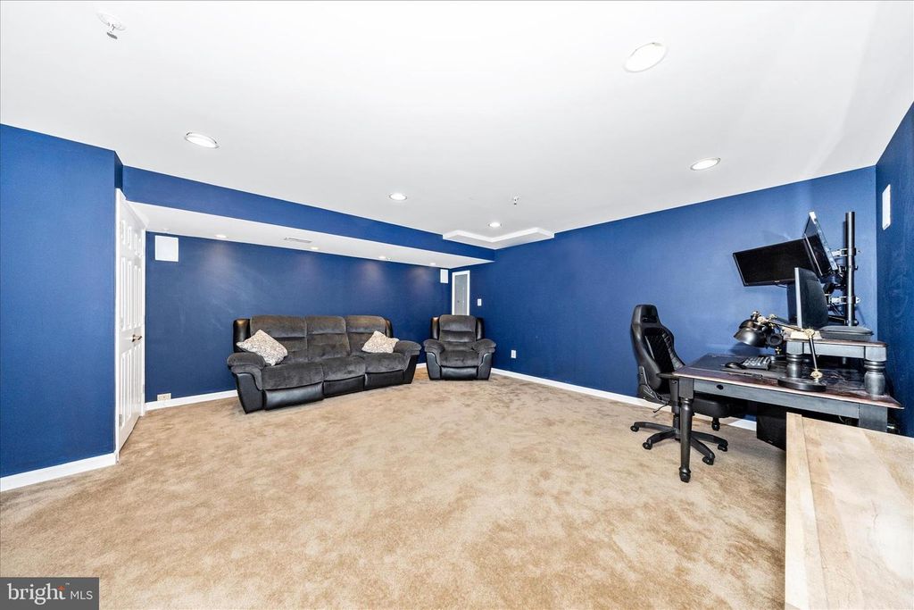 Image 39 of property listing at 1801 RILEYS CT S, Point Of Rocks, MD 21777