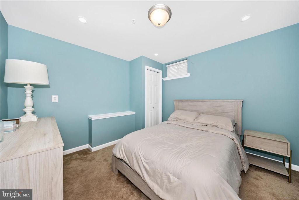 Image 40 of property listing at 1801 RILEYS CT S, Point Of Rocks, MD 21777