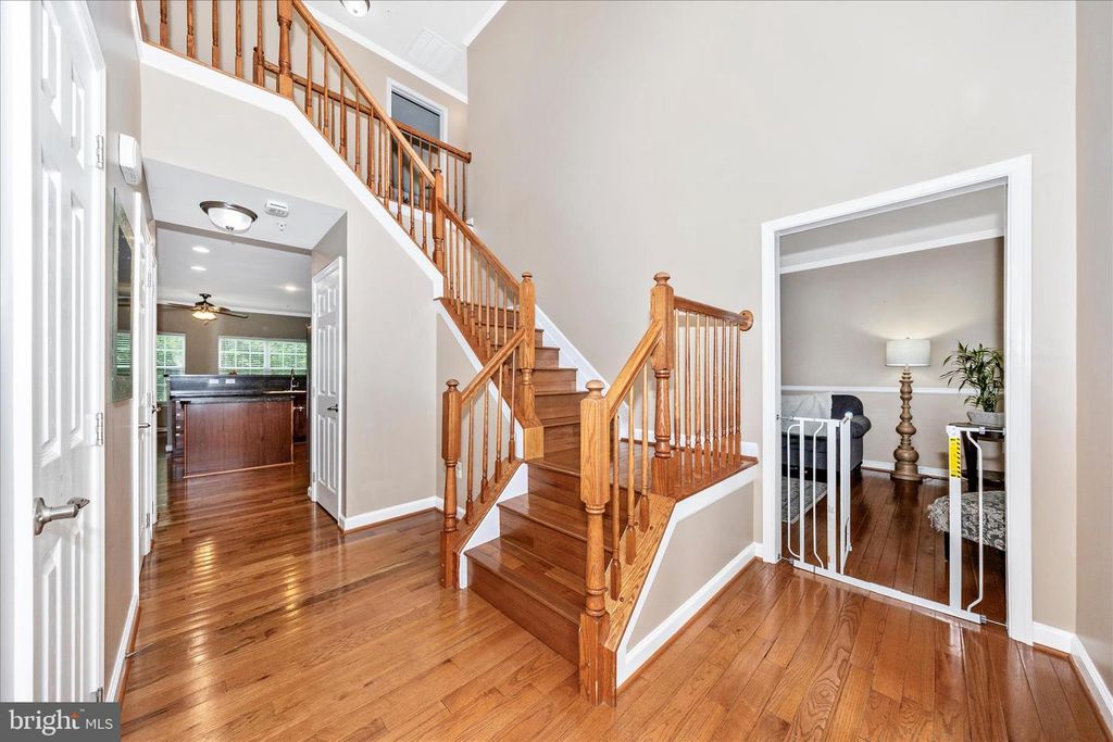 Image 3 of property listing at 1801 RILEYS CT S, Point Of Rocks, MD 21777