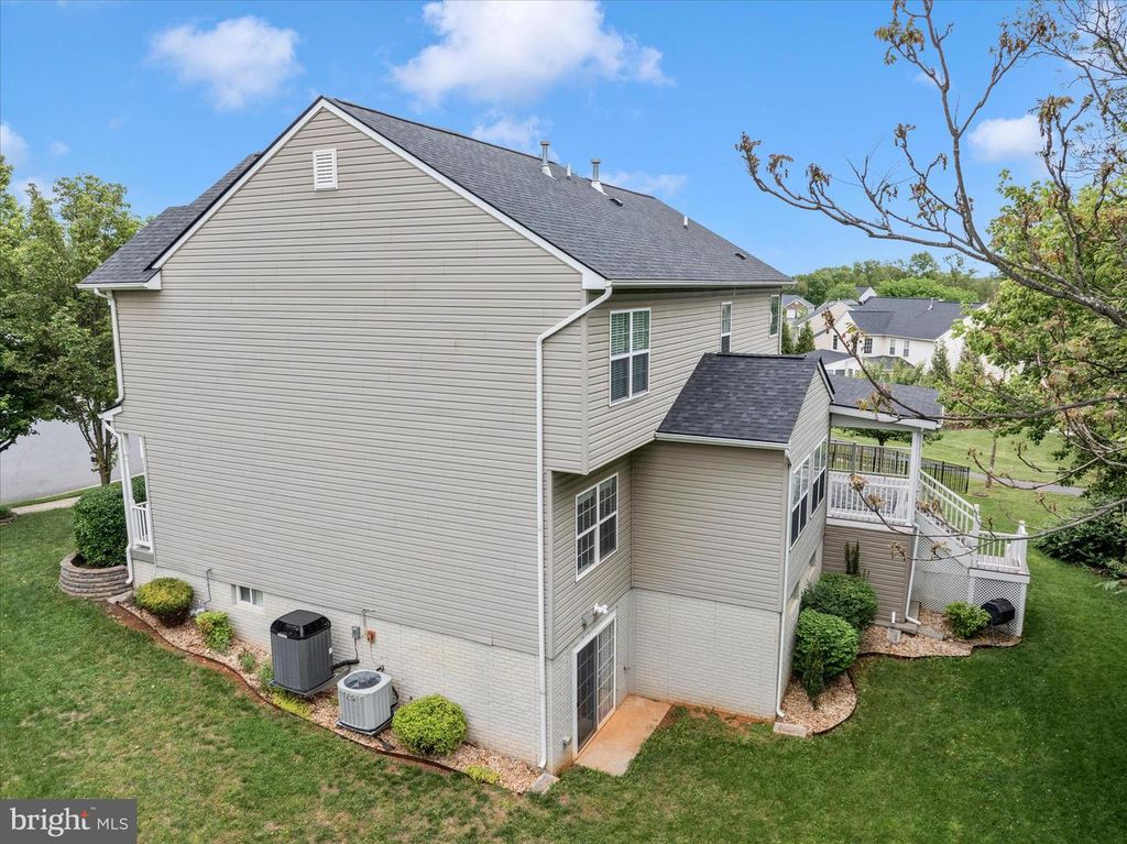 Image 53 of property listing at 1801 RILEYS CT S, Point Of Rocks, MD 21777