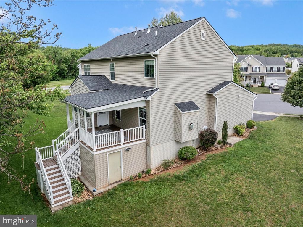 Image 54 of property listing at 1801 RILEYS CT S, Point Of Rocks, MD 21777