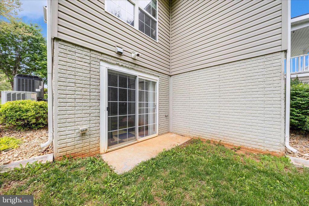 Image 62 of property listing at 1801 RILEYS CT S, Point Of Rocks, MD 21777