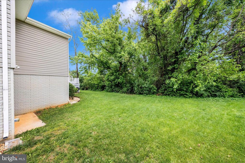 Image 63 of property listing at 1801 RILEYS CT S, Point Of Rocks, MD 21777