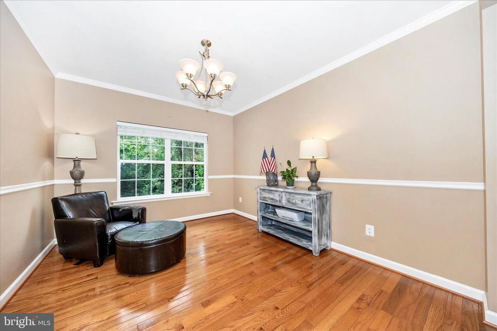Image 6 of property listing at 1801 RILEYS CT S, Point Of Rocks, MD 21777