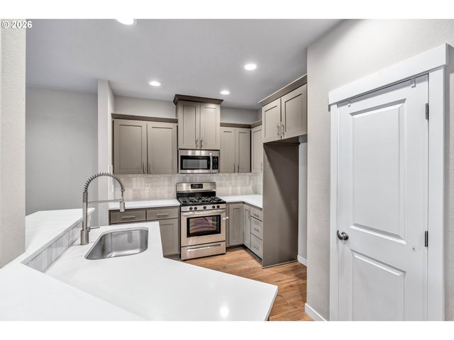 12706 Se ZION St, Boring, OR 97009