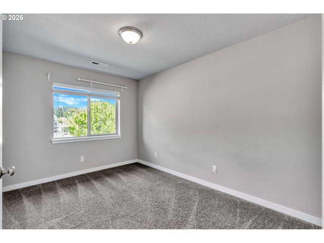 12706 Se ZION St, Boring, OR 97009