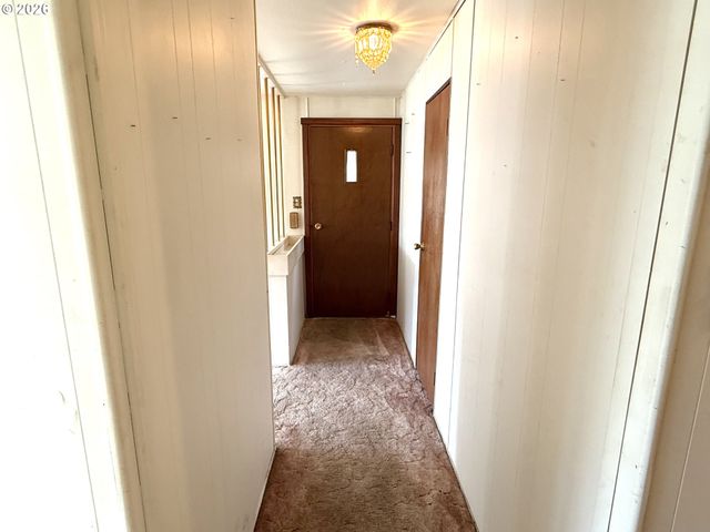 1752 Se Hall Ct, Waldport, OR 97394