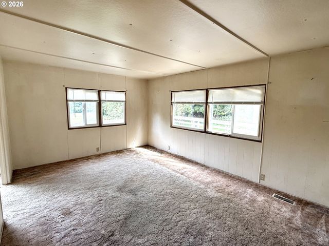 1752 Se Hall Ct, Waldport, OR 97394