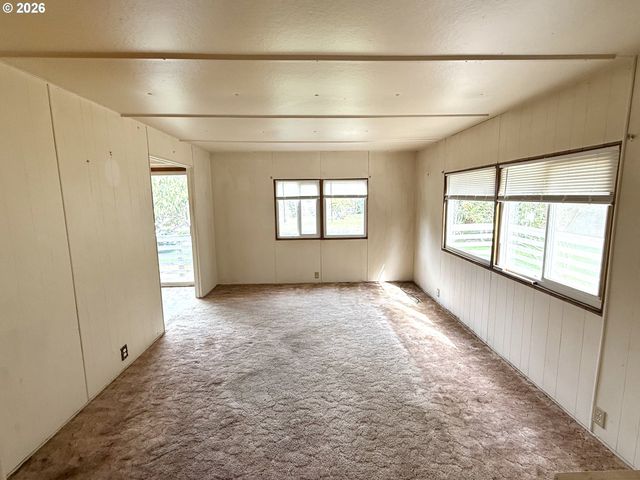 1752 Se Hall Ct, Waldport, OR 97394