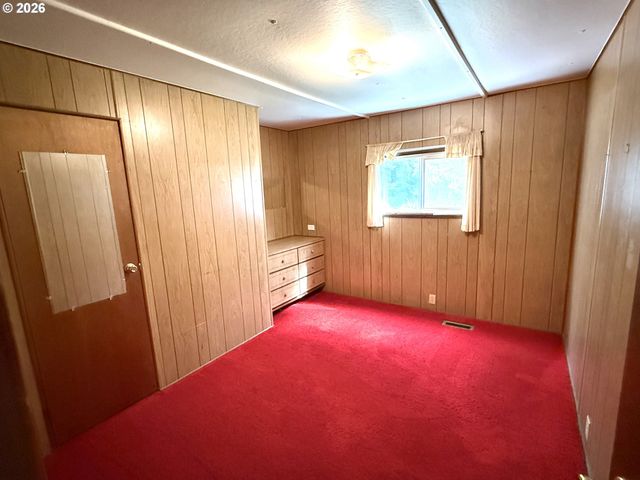 1752 Se Hall Ct, Waldport, OR 97394