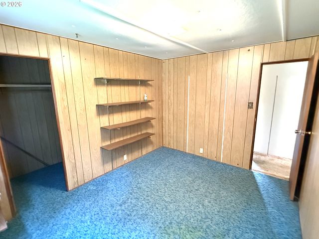 1752 Se Hall Ct, Waldport, OR 97394