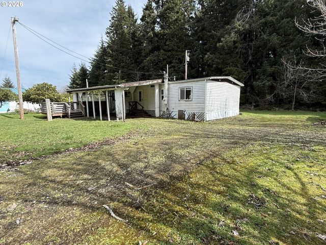 1752 Se Hall Ct, Waldport, OR 97394