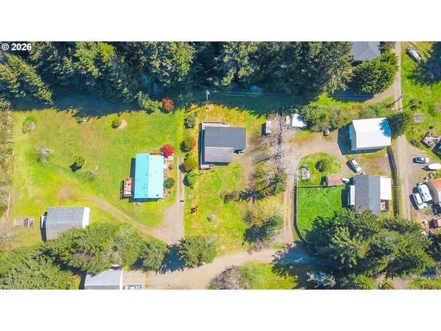 1752 Se Hall Ct, Waldport, OR 97394