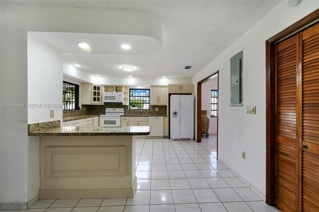 1735 SW 15th St, Miami, FL 33145