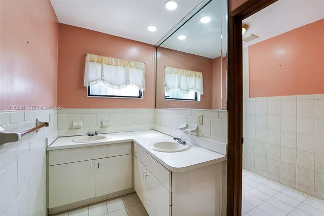 1735 SW 15th St, Miami, FL 33145