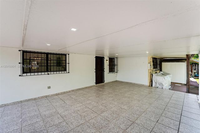1735 SW 15th St, Miami, FL 33145