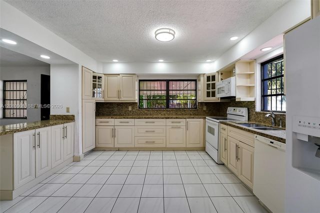 1735 SW 15th St, Miami, FL 33145