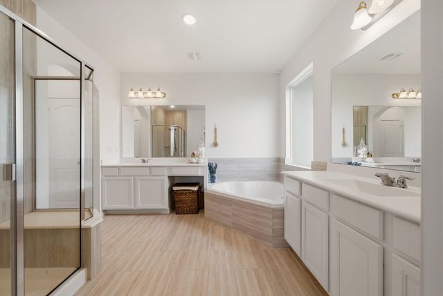 4012 Edgewater Terrace Lane, Waller, TX 77484