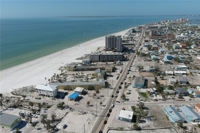 81 Mango ST, Fort Myers Beach, FL 33931