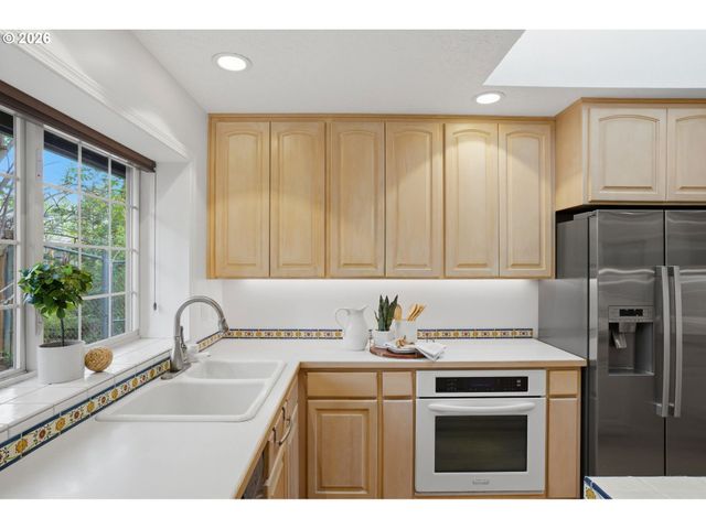 4510 Se PINEHURST Ave, Milwaukie, OR 97267