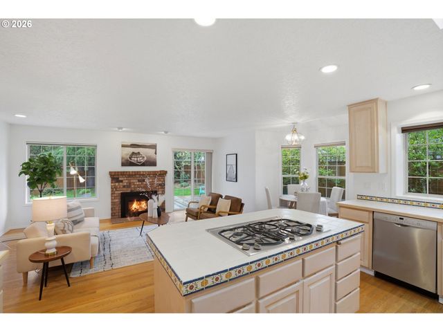 4510 Se PINEHURST Ave, Milwaukie, OR 97267