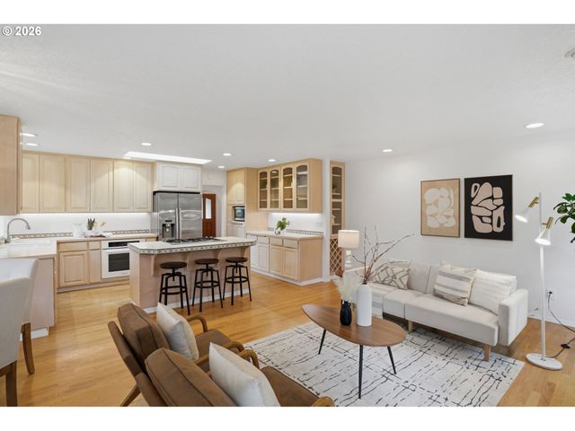 4510 Se PINEHURST Ave, Milwaukie, OR 97267