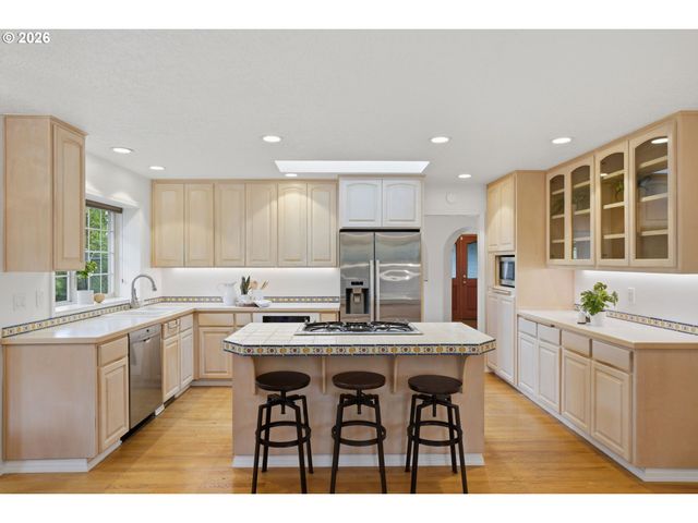 4510 Se PINEHURST Ave, Milwaukie, OR 97267